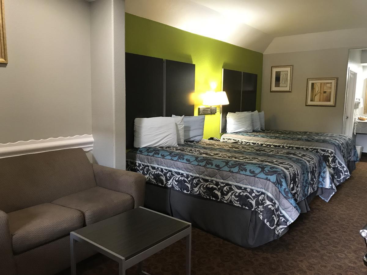 Camelot Inn And Suites Aldine ภายนอก รูปภาพ