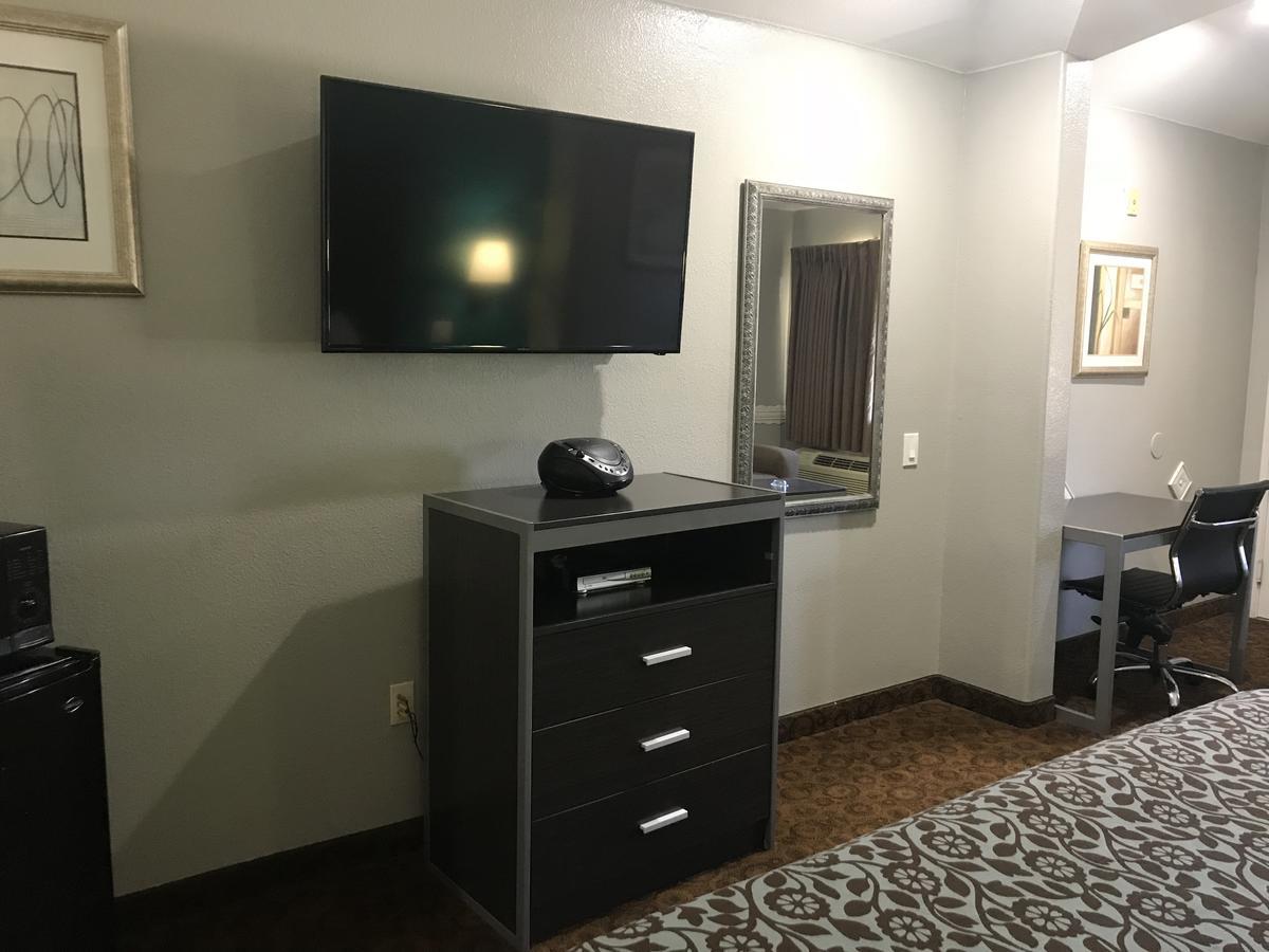 Camelot Inn And Suites Aldine ภายนอก รูปภาพ